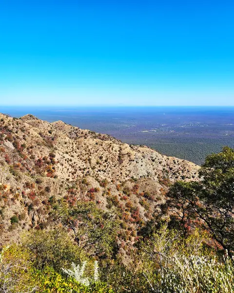Vista de la sierra y la llanura desde el camino de Los Túneles de Taninga, Córdoba